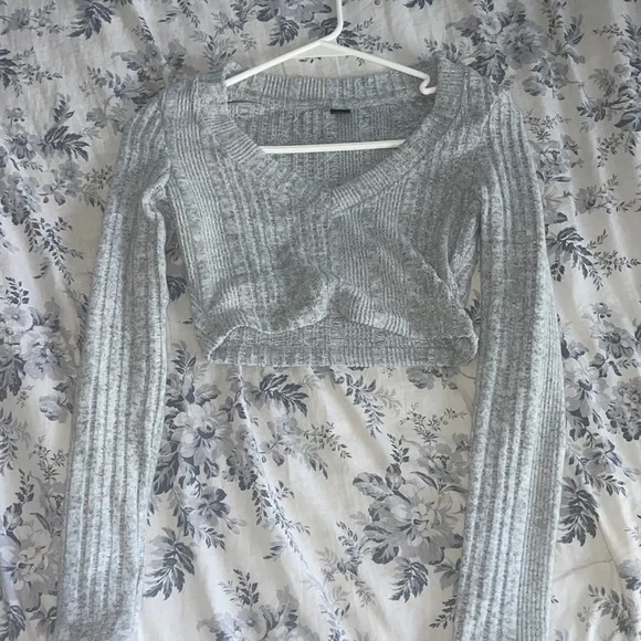 Grey XS long sleeve cropped shirt - Picture 1 of 1